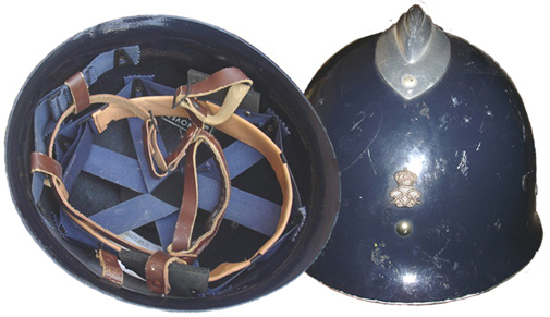 Exemplaire orné du monogramme métallique du prince Rainier III. Exemplaire orné du monogramme métallique du prince Rainier III.