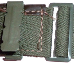 Pince de fixation et boucle de réglage.