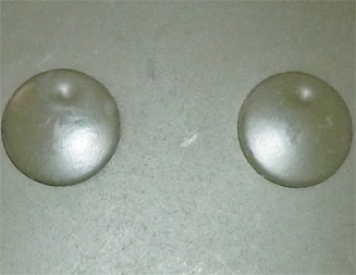 Boutons pression, vue extérieure.