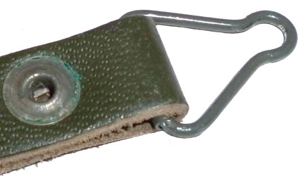 Enchapure et attache.