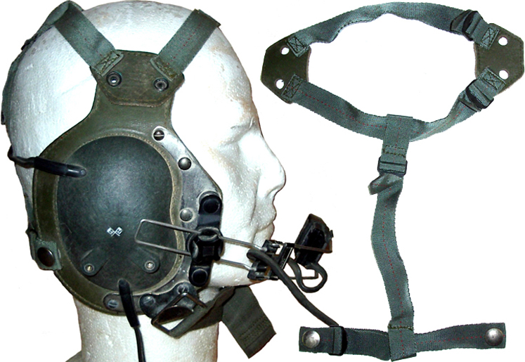 EF-25 utilisé avec son serre-tête en toile.