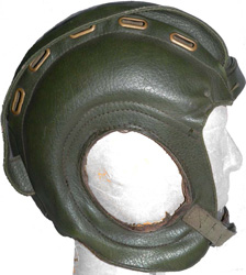 Ebauche avec œillets latéraux ovales.