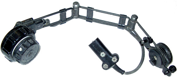 Bras articulé et micro.