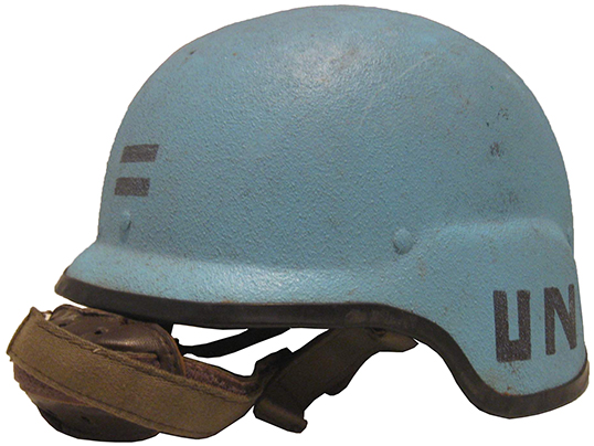 Casque 1er type utilisé en Yougoslavie. Casque 1er type utilisé en Yougoslavie.