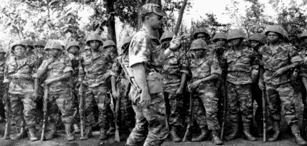 Entraînement des EO de l'Ecole Interarmes du Cameroun en 1960. Entraînement des EO de l'Ecole Interarmes du Cameroun en 1960.