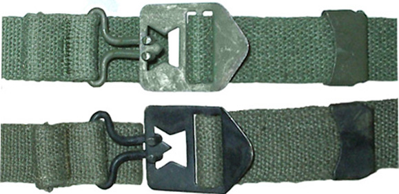 Jugulaires vert arméeà partir de 1962.