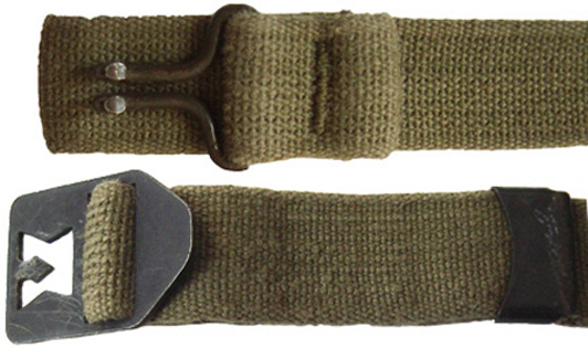 Parties métalliques bronzées noir sauf le crochet verni kaki.