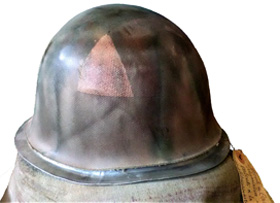 Calotte sur le demi-moule inférieur. Calotte sur le demi-moule inférieur.
