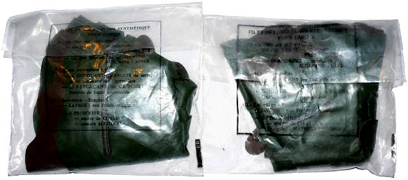 Les deux emballages du filet synthétique sont légèrement différents.