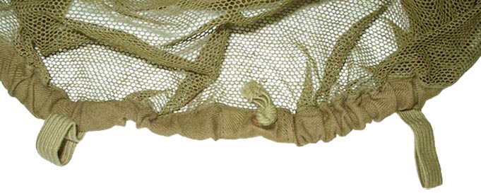 Extrémité du lacet de serrage et élastiques de maintien.