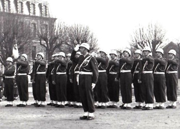 Circulation routière, années 50 : tenues Mle 46. Circulation routière, années 50: tenues Mle 46.