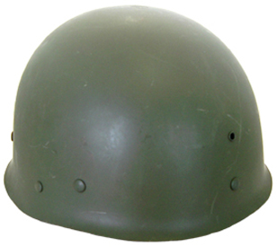 Sous-casque de type 3 à coiffe rivetée.