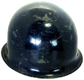 Bombe Mle 56 repeinte en bleu. Bombe Mle 56 repeinte en bleu.