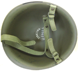 Intérieur non repeint. Intérieur non repeint.