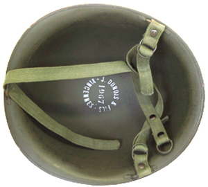 Intérieur non repeint. Intérieur non repeint.