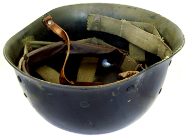 Sous-casque type 2 repeint en bleu nuit brillant. Sous-casque type 2 repeint en bleu nuit brillant.