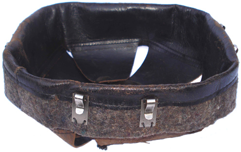 Coiffe repliée, extérieur.