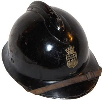 Adrian modèle 26 des Compagnies de réserve de la PP, ancien attribut.