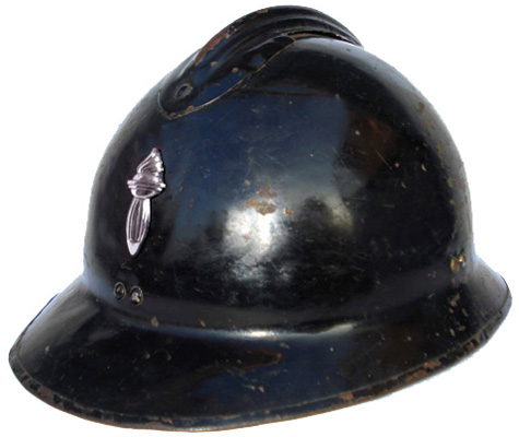 Ancien casque de GMR reversé aux CRS après 1948.