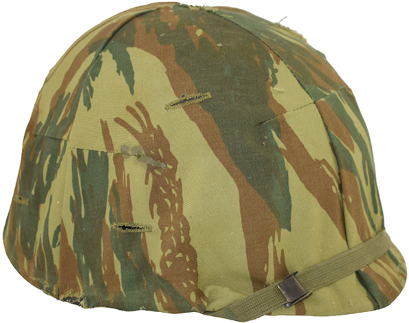 Couvre-casque en place. Couvre-casque en place.