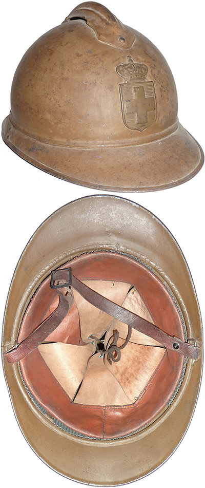 Casque Adrian modèle 15 de fabrication française, nommé modèle 18. Casque Adrian modèle 15 de fabrication française, nommé modèle 18.