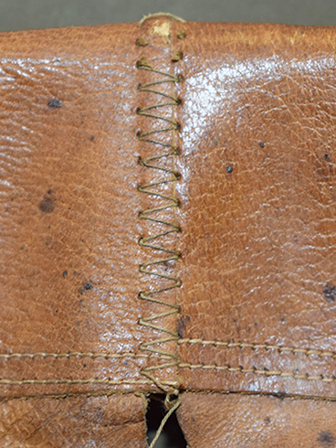 Couture d'assemblage arrière. Couture d'assemblage arrière.