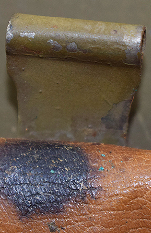 Fourreau de jugulaire. Fourreau de jugulaire.