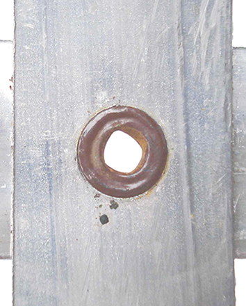 Orifice pour le maintien. Orifice pour le maintien.