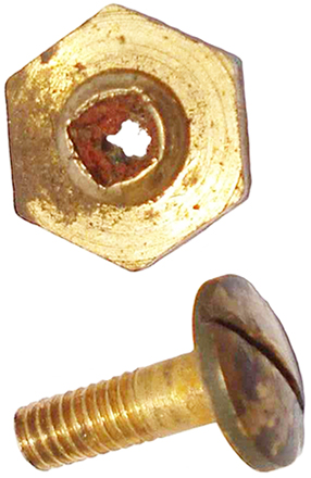 Vis et écrou Simmonds. Vis et écrou Simmonds.