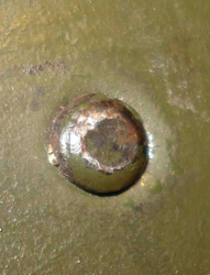 Rivet de fixation. Rivet de fixation.
