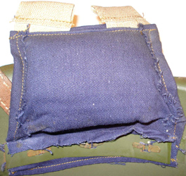 Revers patte de coiffe. Revers patte de coiffe.