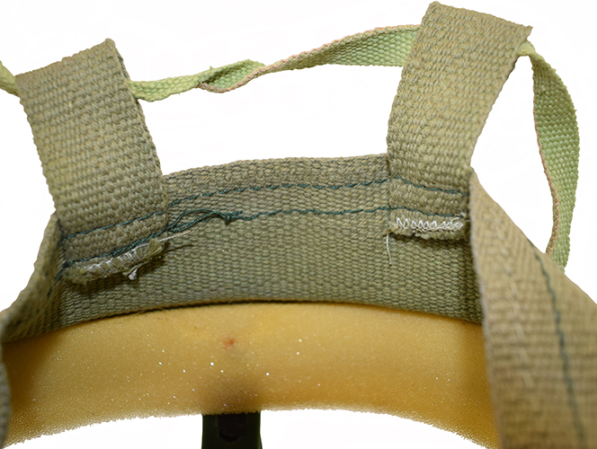 Suspension en toile avec lacet de réglage en profondeur. Suspension en toile avec lacet de réglage en profondeur.