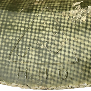 Marquage moulé du fabricant pour le marché irakien. Marquage moulé du fabricant pour le marché irakien.