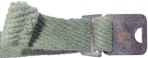 Détails maintien des parties de la jugulaire. Détails maintien des parties de la jugulaire.