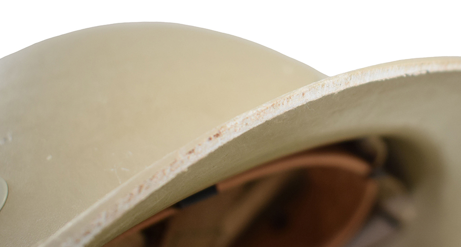 Bordure du casque. Bordure du casque.