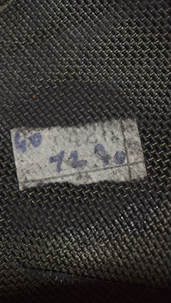 Inscriptions liées à la fabrication.