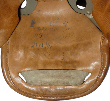 Couvre-nuque - face intérieure, marquage.