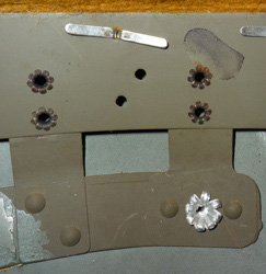 Armature peinte à part.