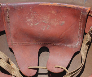 Patte de coiffe. Patte de coiffe.