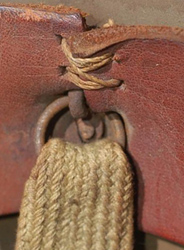 Passant de jugulaire. Passant de jugulaire.