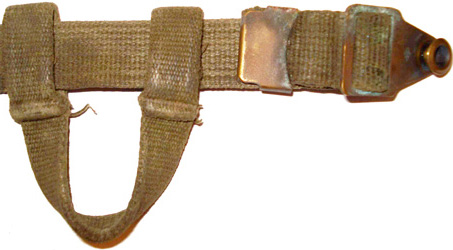 Partie droite, munie de la mentonni&egrave;re et tenon de fixation.