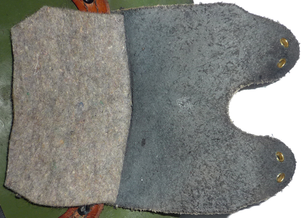 Doublure rabatue, dos patte de coiffe.