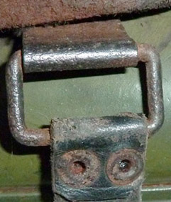 Passant de jugulaire.