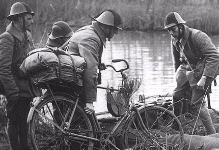 Bande de man&oelig;uvre &agrave; l'usage.