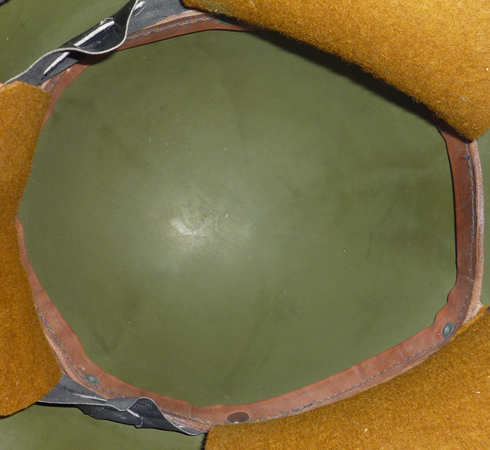 Vue d'ensemble du cerclage en cuir. Vue d'ensemble du cerclage en cuir.