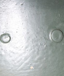 Rivet de fixation et d'occlusion.