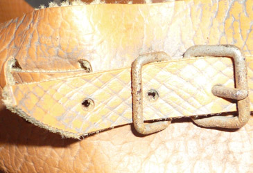 Boucle de réglage de la nuquière.