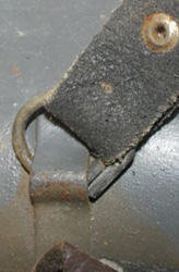 Passant de jugulaire plat.