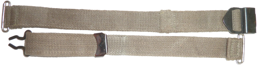 Jugulaire avec anneaux de montage pour fourreaux de casque Mark II. Jugulaire avec anneaux de montage pour fourreaux de casque Mark II.