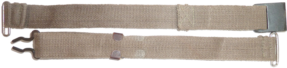 Jugulaire avec anneaux de montage pour fourreaux de casque Mark II. Jugulaire avec anneaux de montage pour fourreaux de casque Mark II.